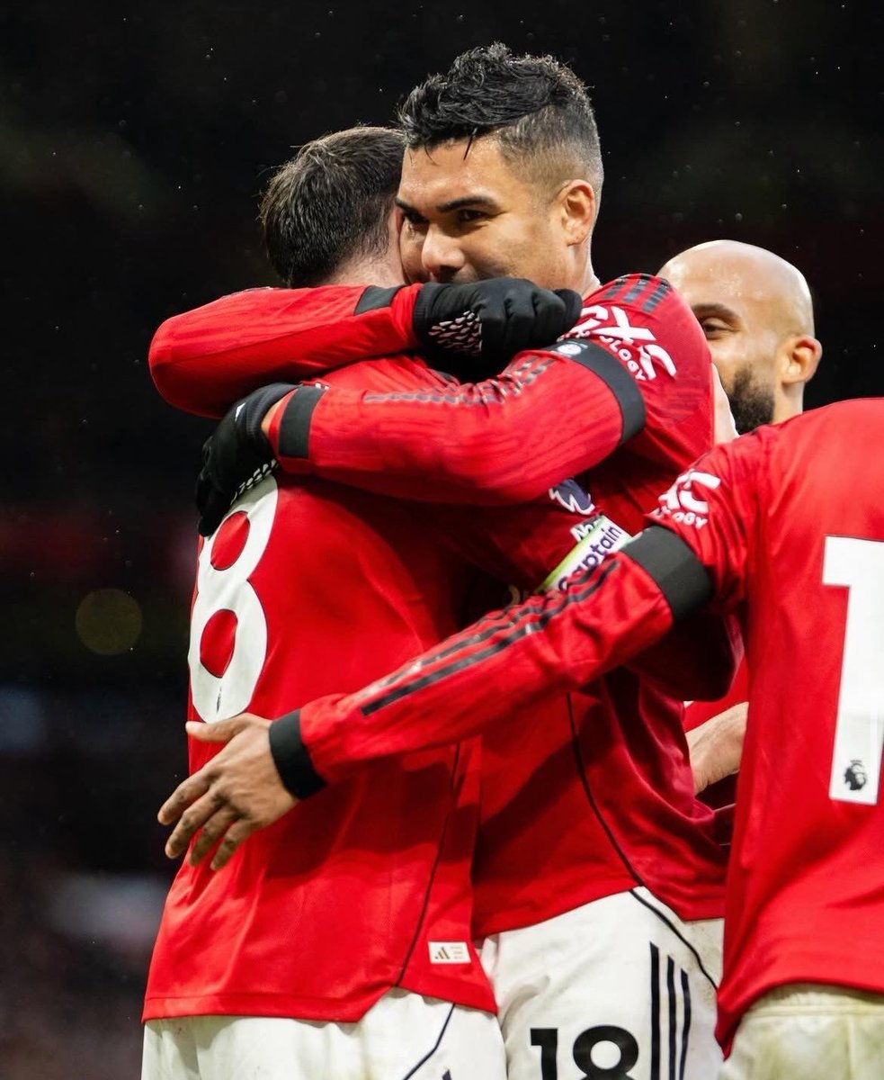 Manchester United go dey 10 points behind Arsenal if dem knack Everton on Monday. 

Big 3pts! God Abeg! 🙏🏾🏆