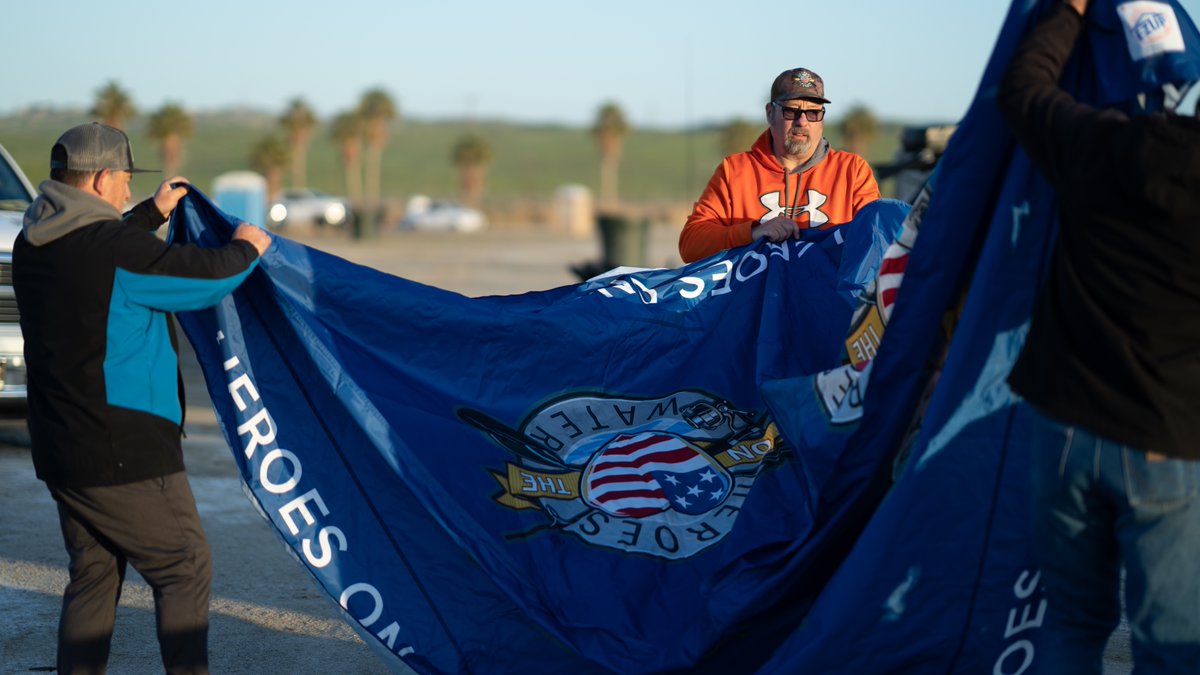 Heroesonthewate's tweet image. Behind every event is a team of local volunteers who showed up early to make it happen. #HOWNation #PaddleFishHeal #GiveBack