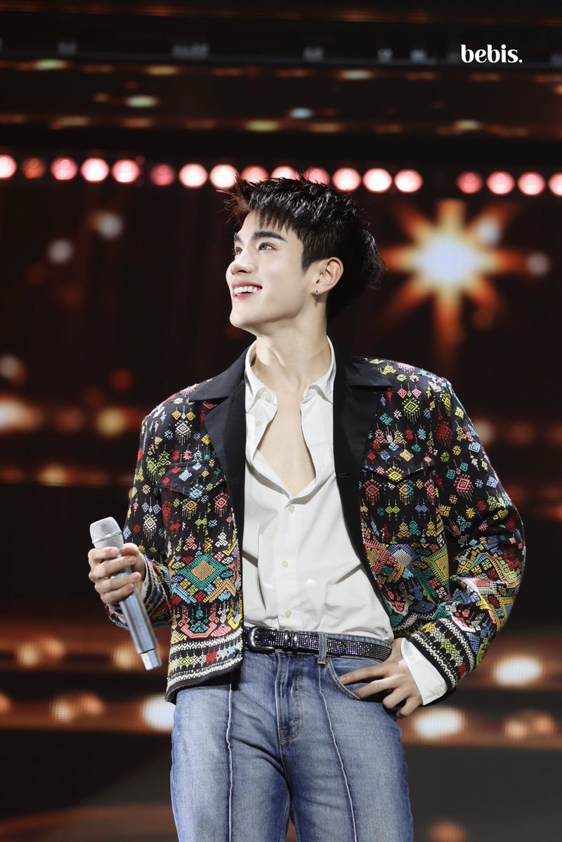 งดงาม ✨

FOURTH BORN TO BE ARTIST
#RISERCONCERTD3 
#fourthnattawat <a href="/tawattannn/">FOURTH</a>