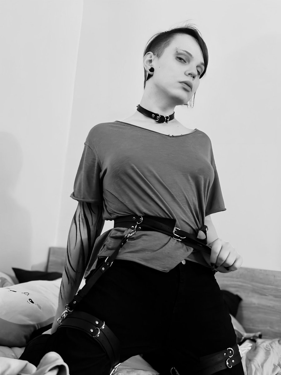 zerrtika's tweet photo. Bratty by nature, tied up by choice. 😏
#trans #onlyfans #harness https://t.co/a69b9WPOTF