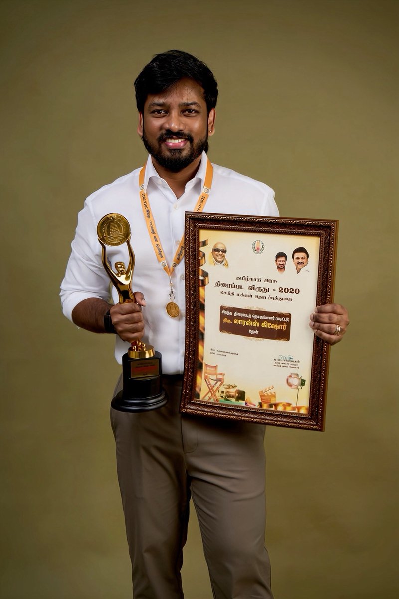 editorkishore's tweet photo. Honoured. Humbled. Grateful. 🙏
State Award moment 🏆✨
Thanks to Honorable Deputy CM @Udhaystalin sir 🤍
#besteditor #StateAward #Thaen #TamilCinema
#FilmLife #Milestone
#CinemaJourney #ProudMoment #TamilNadu https://t.co/XjdzyMGKW7