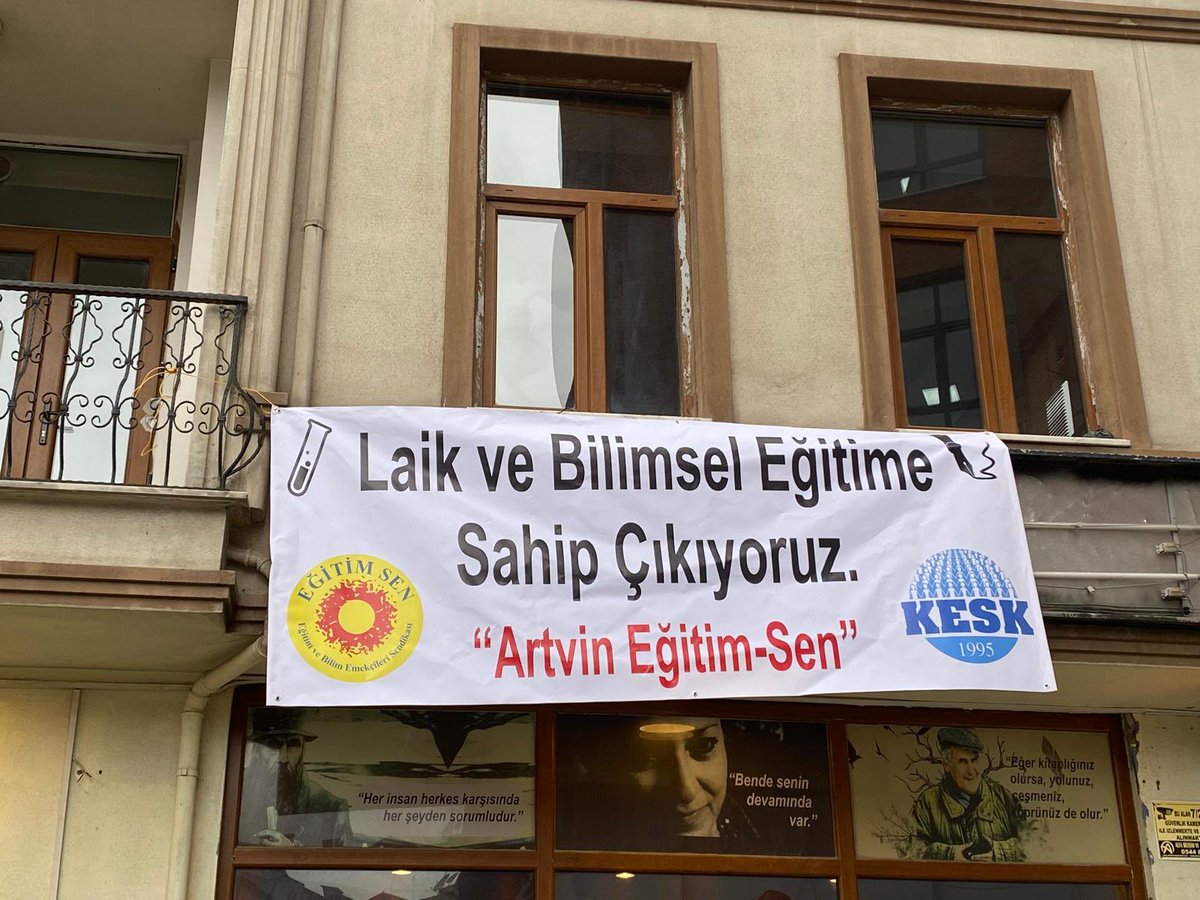 ArtvinSen's tweet photo. Eğitimde laiklik karşıtı uygulamarı reddediyoruz. Memleketimizin aydınlık geleceği ve çocuklarımızın düşleri için laik ve bilimsel eğitime sahip çıkıyoruz!
 
Karanlığa teslim olmayacağız! https://t.co/01iPagXqmV