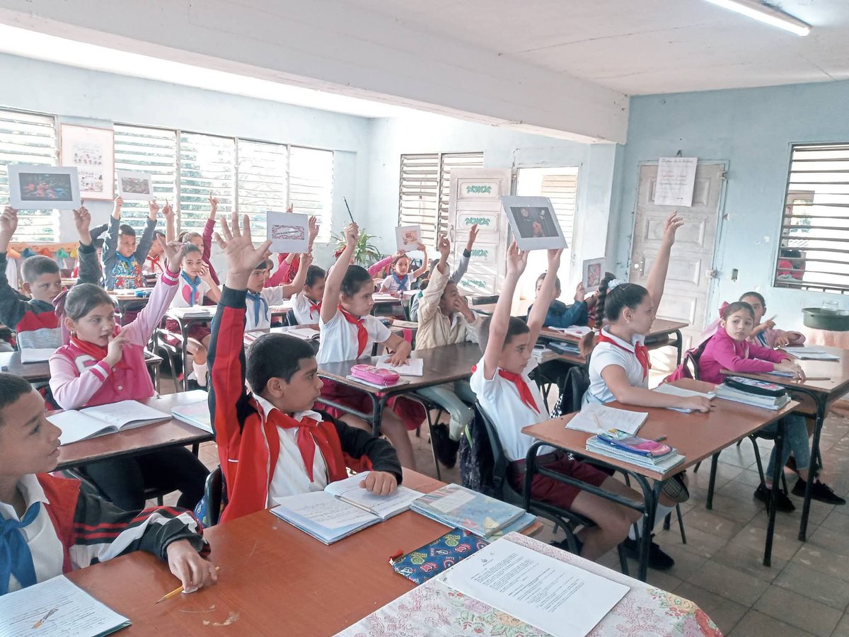 Escuela "José María Duarte Oquendo" alumnos de 3ro, 4to desarrollan clase demostrativa donde se demuestra el tratamiento metodológico de los efectos y consecuencias nosivas de las drogas. Junto a su maestra Violeta Pérez. #ContraLasDrogaSeGana #Tolerancia0