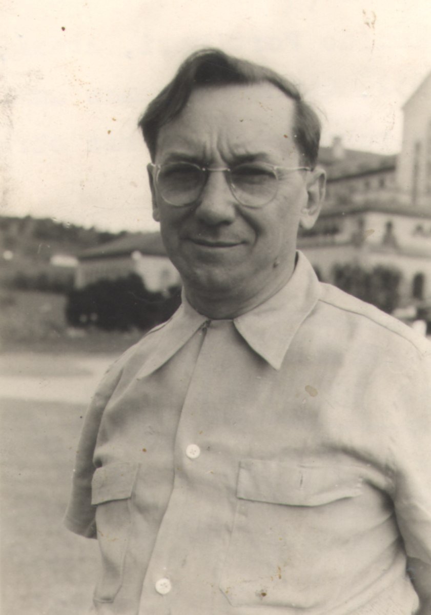 orlandoguerreir's tweet image. Imagine ser um dos maiores gênios da pintura mundial e descobrir que a sua maior paixão é, literalmente, o que está te matando.
Essa foi a trágica e poética realidade de Cândido Portinari, o filho de imigrantes italianos que saiu das plantações de café do interior de São Paulo