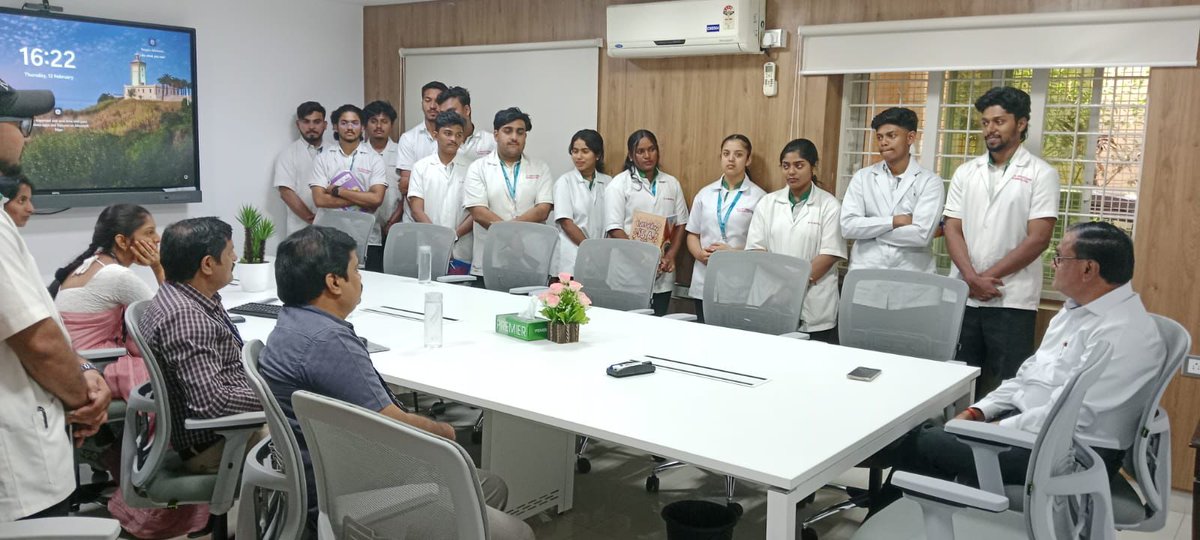 rrinstitutions's tweet image. 🚀 R R College of Pharmacy, Bengaluru organized an Industrial Visit to Micro Labs Limited, Peenya on 12 Feb 2026. B.Pharm students gained exposure to manufacturing, QA/QC systems, GMP compliance &amp;amp; validation practices. 
#IndustrialVisit #RRCollegeOfPharmacy #MicroLabs  #Bengaluru