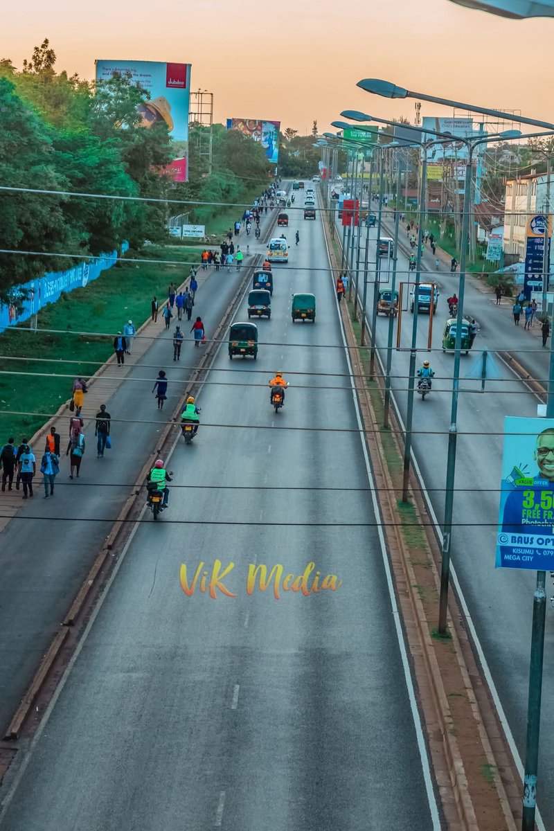 VanOkush's tweet photo. @coolkid__8 Prof Nyong'o was fought by hawkers and matatus but he had the support of the majority, now just look at Kisumu. https://t.co/dy0Z5i3j9e