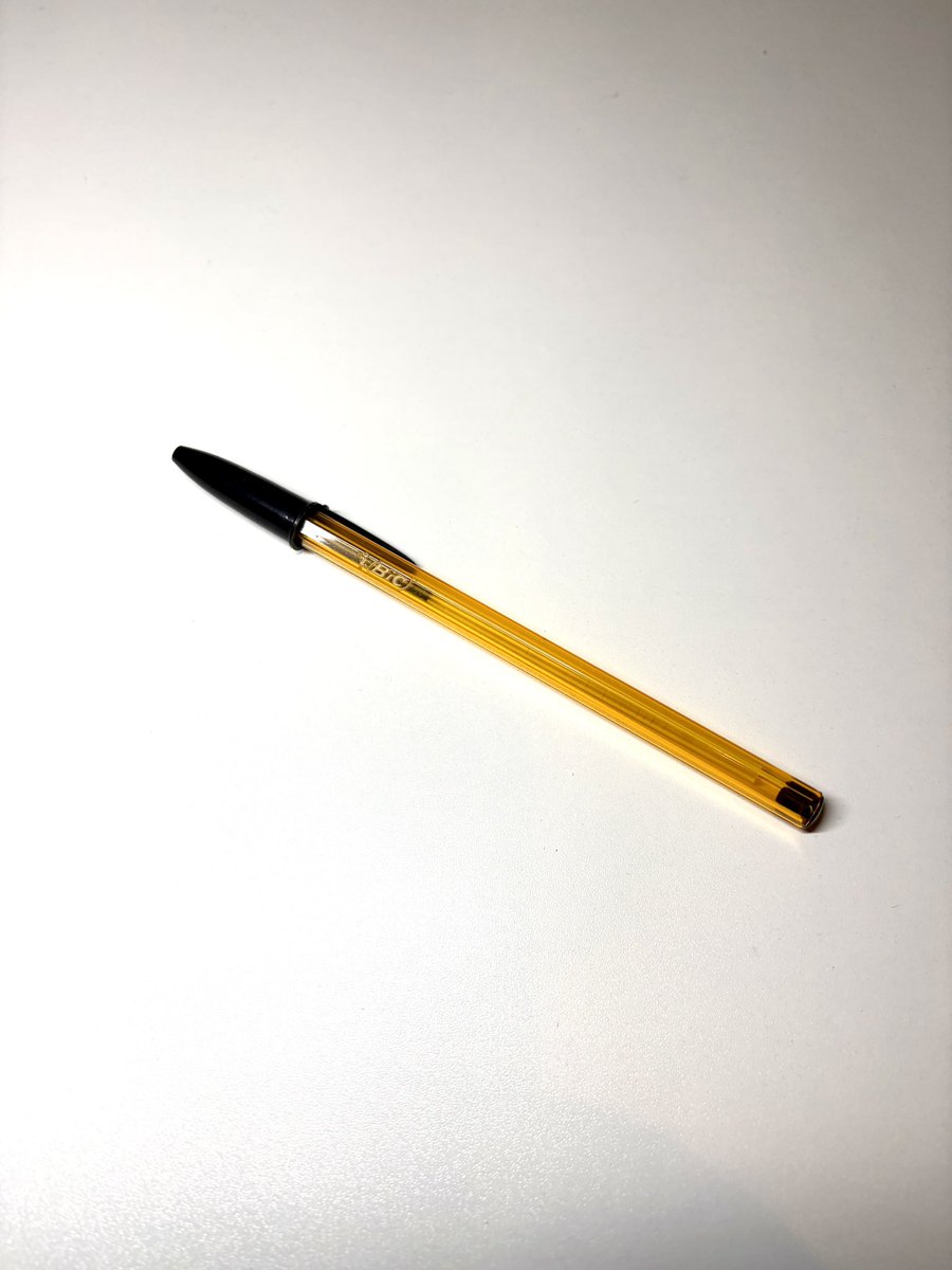 この何の変哲もないボールペンを、1万円で売る方法を教えてほしい↓