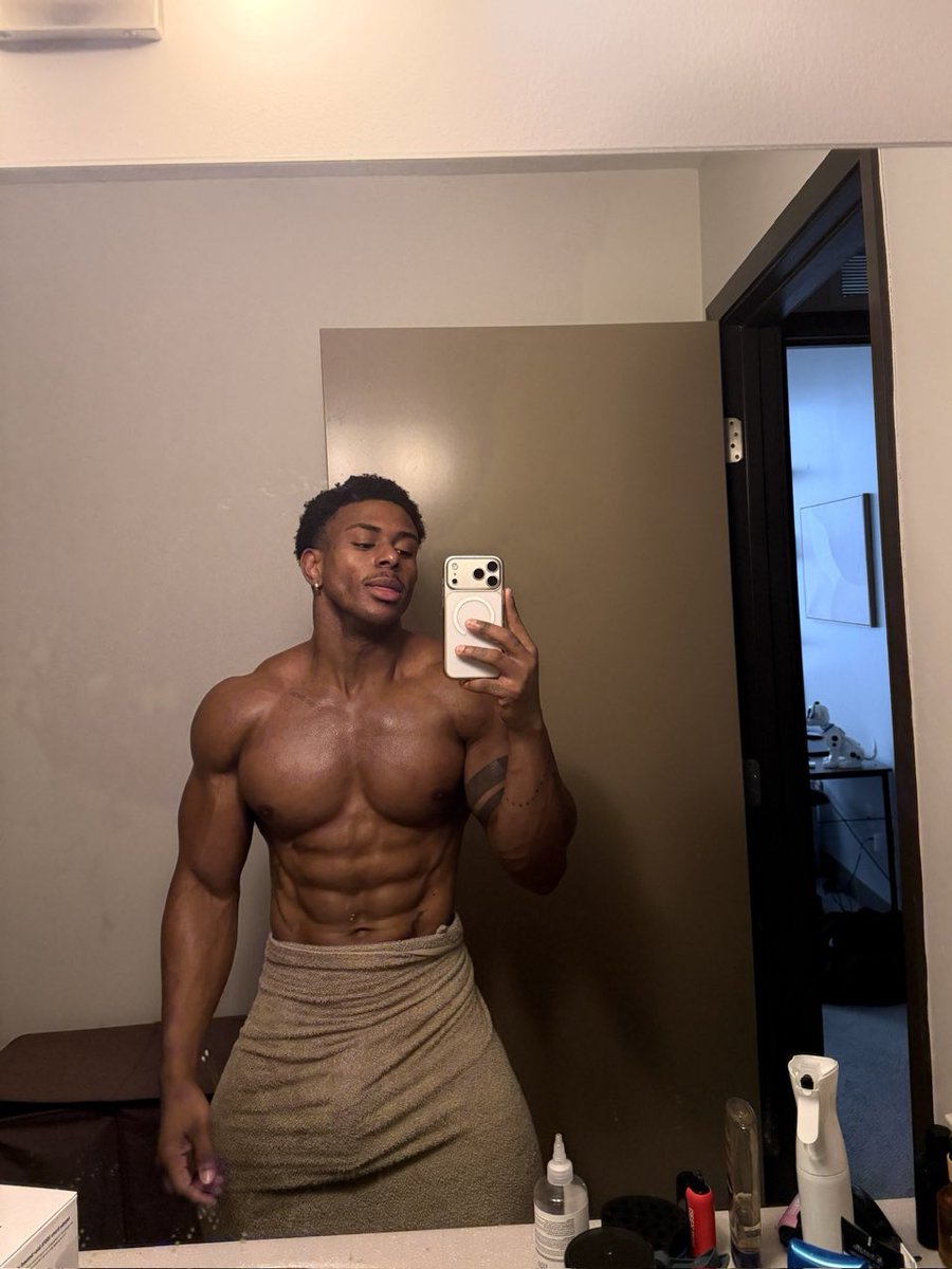 Kevin'skin boi tweet media