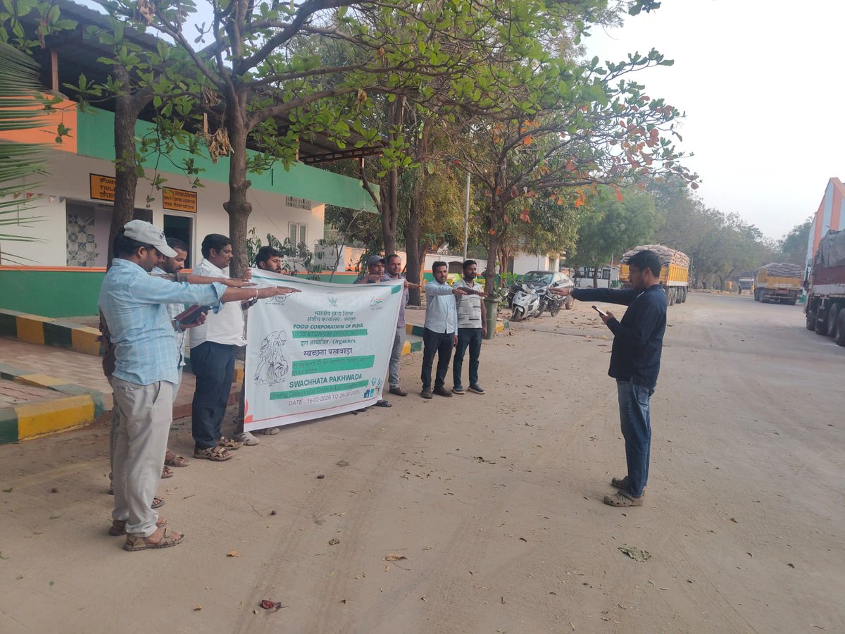 As a part Swachhata Pakhwada 2026 campaign all employees of DO Raichur has taken Swacchta pledge on 17.02.2026 to encourage everyone to adopt clean habits and contribute to build a cleaner, greener, and sustainable India.
<a href="/FCI_DoRaichur/">FCI DO RAICHUR</a> <a href="/FciKarnataka/">FCI_Karnataka</a> <a href="/fcisouthzone_pr/">FCI ZO South</a> <a href="/FCI_India/">Food Corporation of India</a>