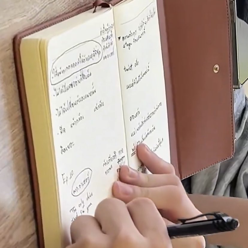 ฟูไอซ์ยังเป็นเพชรเม็ดงามในวงการบันเทิงอาชีพนักแสดงของพี่เสมอเด็กจบใหม่ประสบการณ์ 10 ปี ทุกบทบาทน้องจะทำการบ้านมาอย่างดีในการเป็นตัวละคนนั้นๆ ชั้นภูมิใจในตัวเด็กคนนี้มากจริงๆนะ🥹