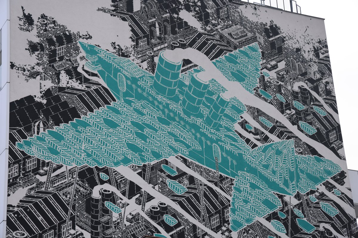 krakow_pl's tweet image. #Krakow #mural #liberator #MariuszWaras #samolot 
Wiecie, że w Krakowie mamy więcej  murali upamiętniających Liberatora?
Przy ulicy Zabłocie elewację budynku zdobi malowidło Mariusza Warasa.
Mural nawiązuje do specyfiki fabrycznych tradycji dzielnicy oraz faktu rozbicie się
