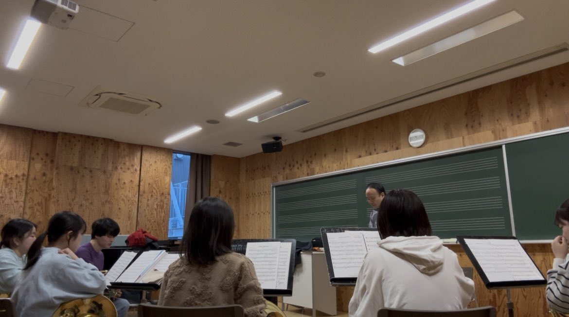 《3月16日(月)はホルアン》

本日は大編成の練習の様子をおとどけ✨
上原先生にご指導いただきました。

週の初めはぜひホルアンでエネルギーチャージしに来てください⚡️

チケットはこちらから🎫

docs.google.com/forms/d/e/1FAI…