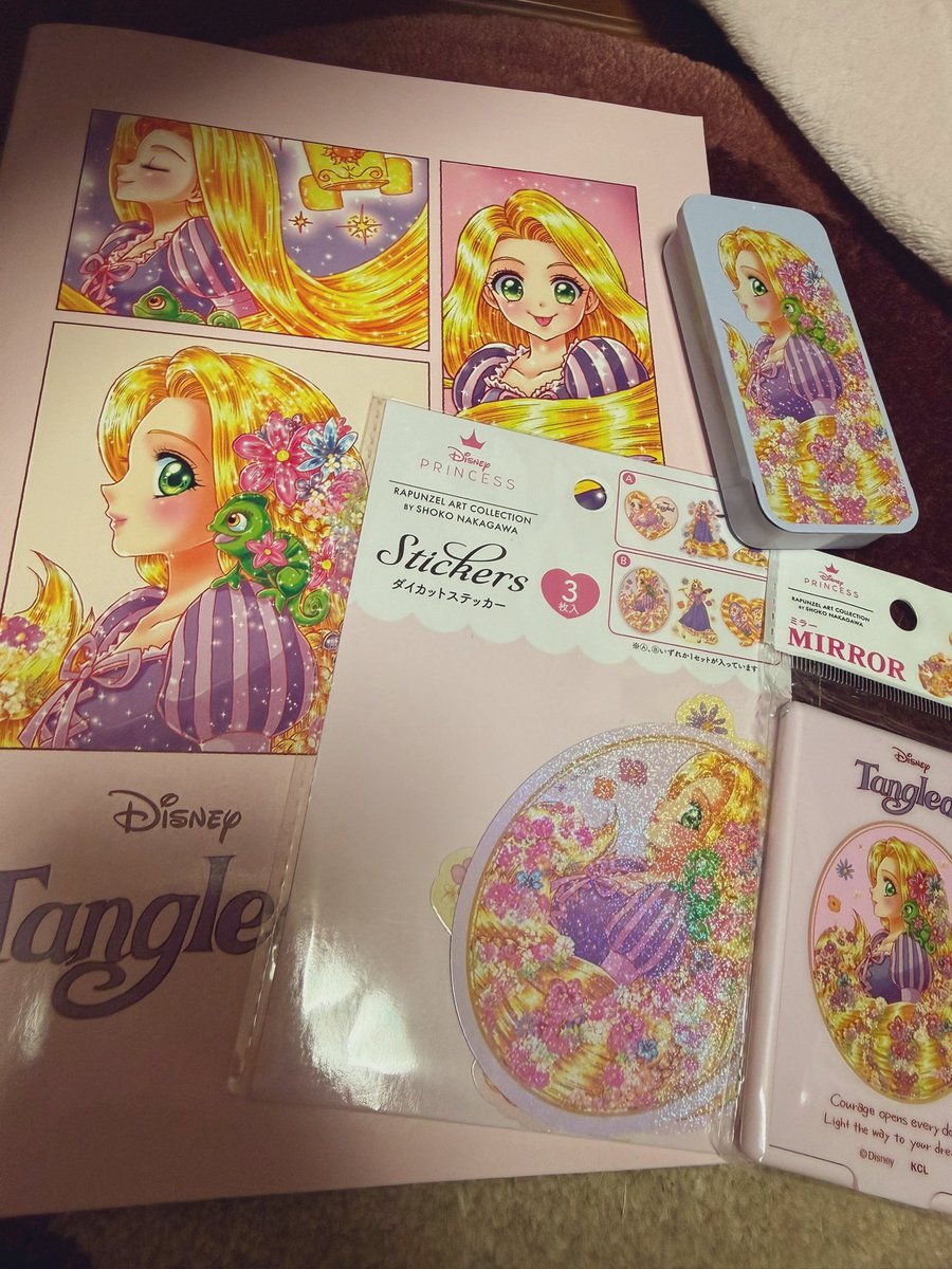 今日はお休みで焼肉屋さんランチの後、歩きたくて門真のアウトレット🛍️セール最終日で催事をしていて、お皿をゲットしました🦁
画像は先日お友達がくれたしょこたんイラストグッズ🏵️かわいい💖