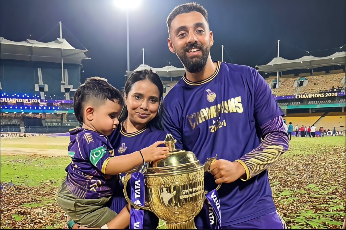 🚨 MASSIVE STATEMENT BY VARUN CHAKRAVHARTHY ON HIS WIFE 🚨 

Varun Chakravharthy Said 🗣️

“I told my wife not to trust me and not to come with me, as I didn’t even have a job then. But she was the one who gave me confidence. She said, ‘You play cricket, earn 5–6 thousand. I’m
