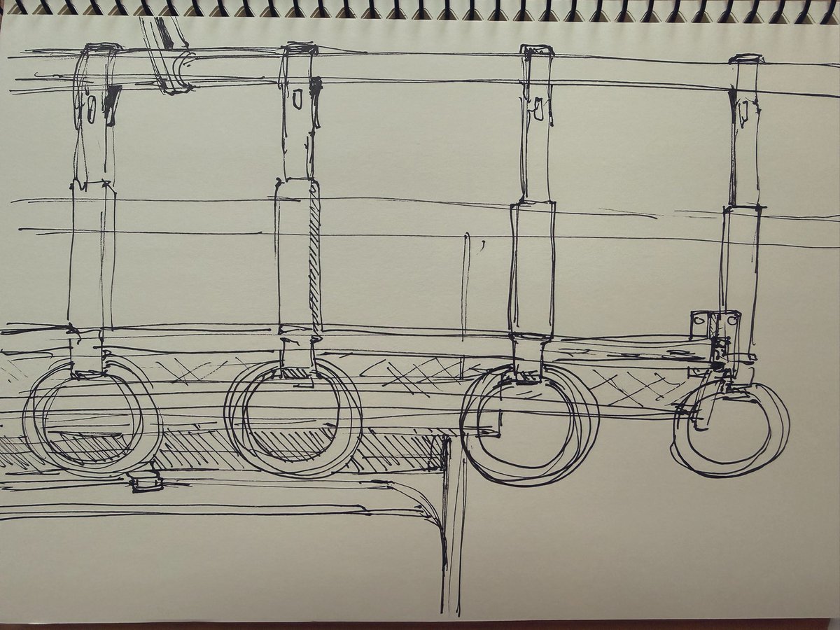 電車スケッチ🚇
真上をみた所と、正面 #日々スケッチ #スケッチ