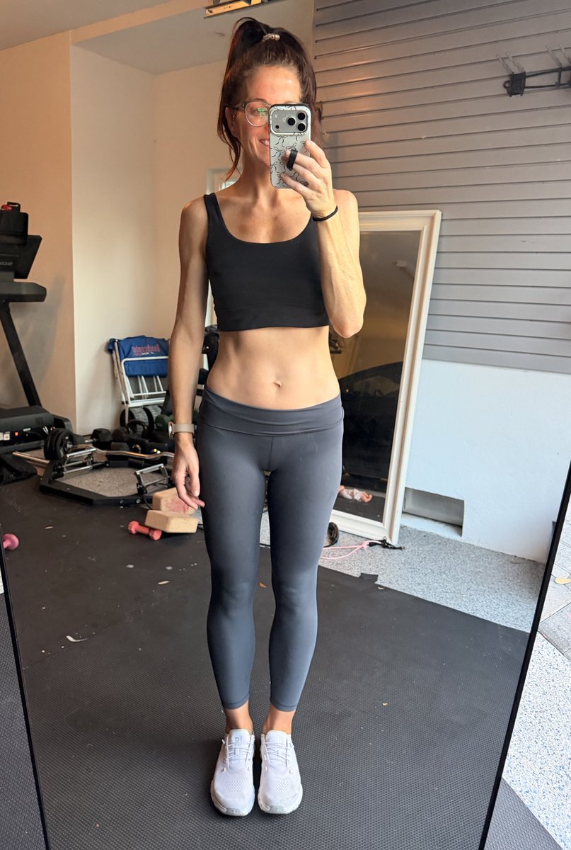 Nursekatejohn's tweet image. 9 weeks pregnant with my 5th baby in 6 years. 

Not a lot of changes on the outside, yet.