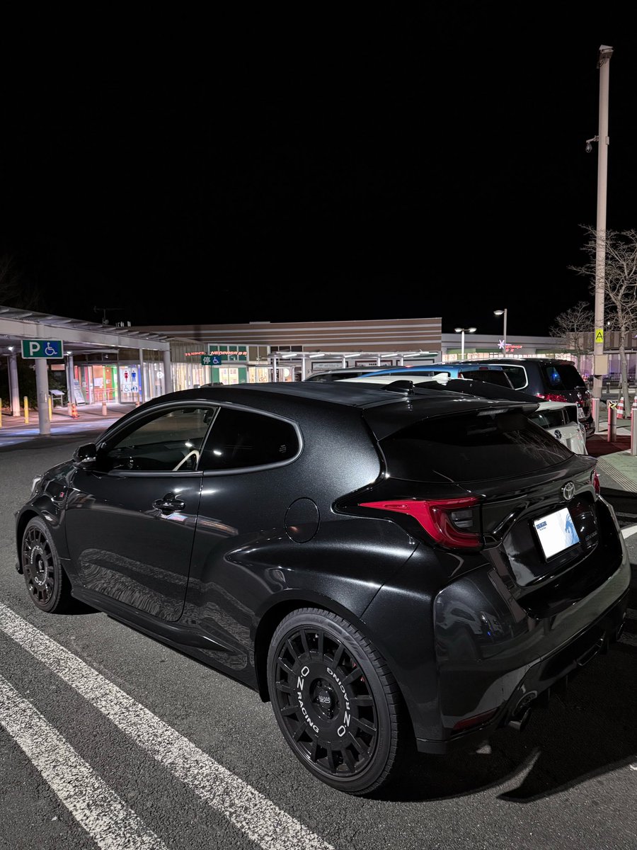 puff_cbblue's tweet image. 静岡SA

何か食べようと
思っても
新東名

21時🕘からは
ドコも有名どころが閉まり…

食に関しては
旧東名より
キツくなる…

何故か
九州コーナー
うまかっちゃん
バリカタならぬ
バリタカ🦅🤣

プラモデル買いそうになる🤣

とりあえず
コーヒー
駿河湾沼津
まで
頑張ろうかと♪🦑