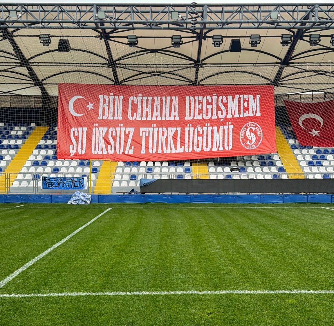 amedspor’u 3 puandan eden, tribünlerinde Bursaspor tezahüratları bulunan Sarıyerspor’u tebrik ediyoruz