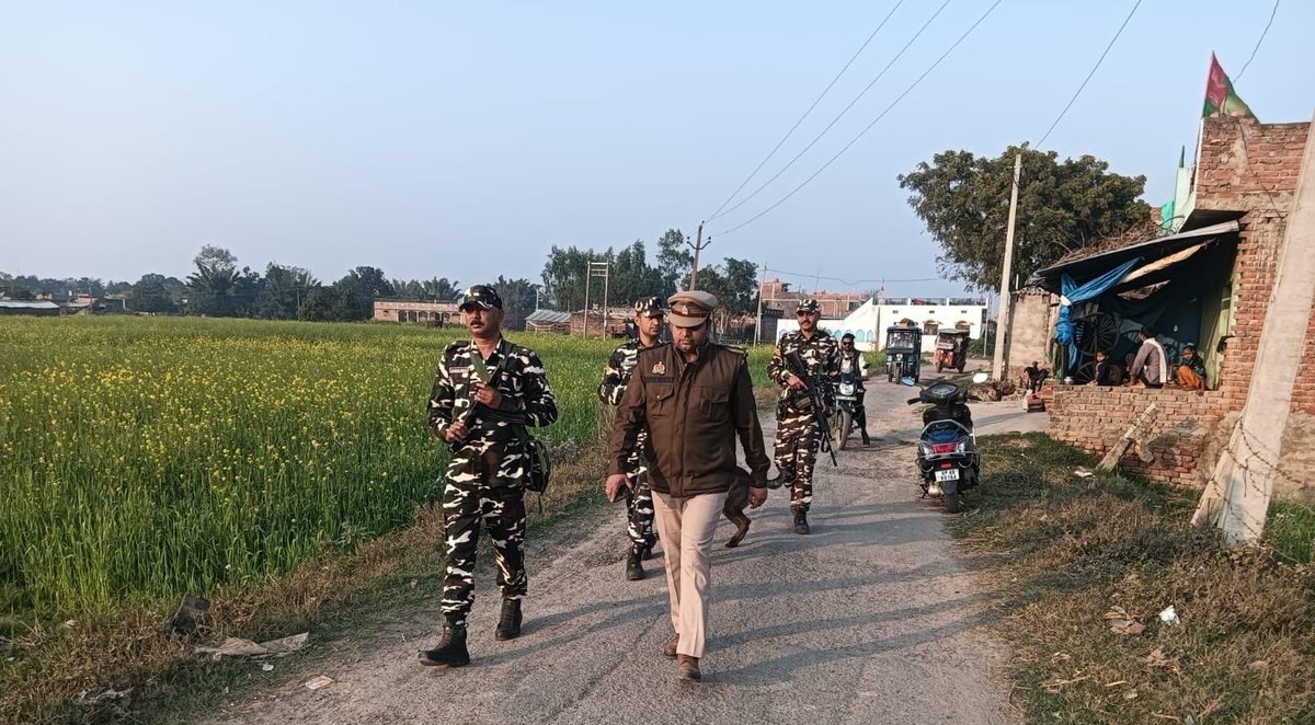 श्रावस्ती : एसपी राहुल भाटी के निर्देशन में सतर्कता

➡इंडो-नेपाल सीमा पर सघन गश्त अभियान
➡पुलिस और SSB का सघन गश्त अभियान
➡सिरसिया थाना क्षेत्र के मदारगढ़ में पेट्रोलिंग.

#Shravasti <a href="/shravastipolice/">Shravasti Police</a>
