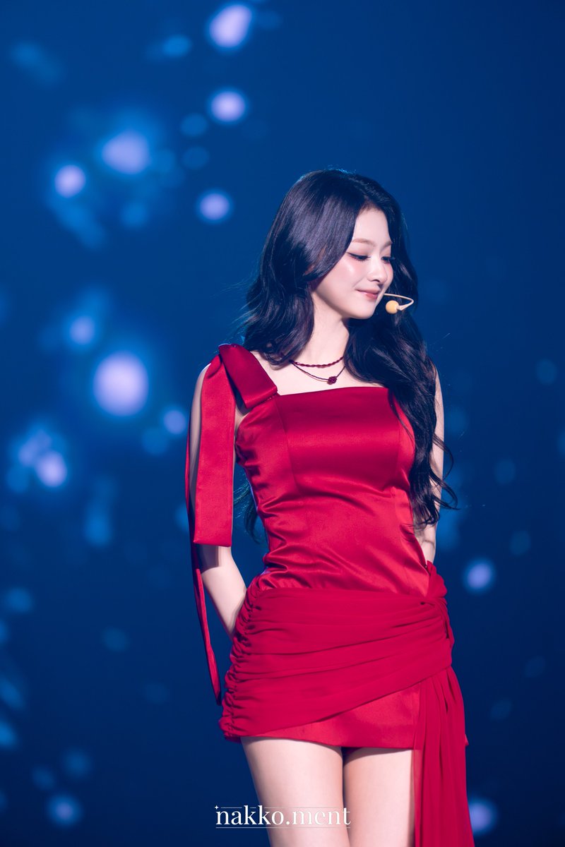 진한 원색들 사이에서도 작은 미소만으로 포근함을 느끼게 해줄 수 있는 사람
260131 나우투모로우 나경 HQ
#fromis_9 #프로미스나인 #이나경