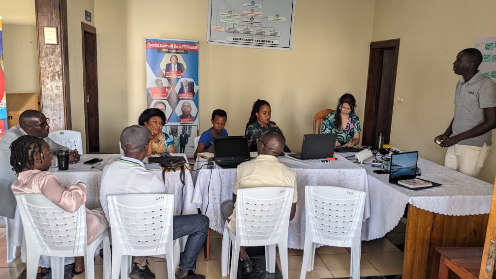 burundi_fenadeb's tweet photo. La #FENADEB vient de passer 4 jours dans un atelier de renforcement des capacitĂ©s organisationnelles menĂ©es par lâorganisation Initiative DĂ©veloppement #ID dans le cadre de lâaccompagnement des organisations financĂ©es par @franceauburundi dans son programme FEF. #Burundi https://t.co/DOyBsZZCDm