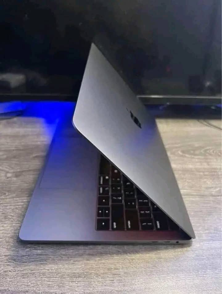 LidiaRay45231's tweet photo. Hi everyone 👋
I’m giving out my MacBook Air 2023 because I recently upgraded to the MacBook Air 2025. From my kind heart, I’ve decided to bless someone who truly needs one but can’t afford it right now.
The laptop is in excellent condition and comes complete with its charger. Dm https://t.co/c1YKfFXBXS