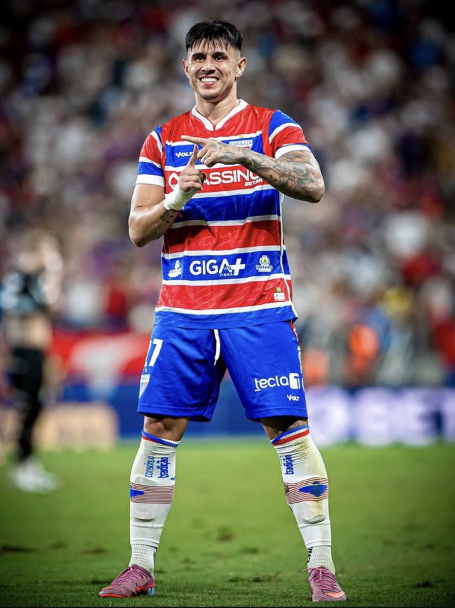 Adam #Bareiro es refuerzo de #Boca. El Xeneize acordó con Fortaleza la compra del 100% del pase por 3 millones de dólares. Llega mañana y, tras la revisión médica, firma por 3 años.