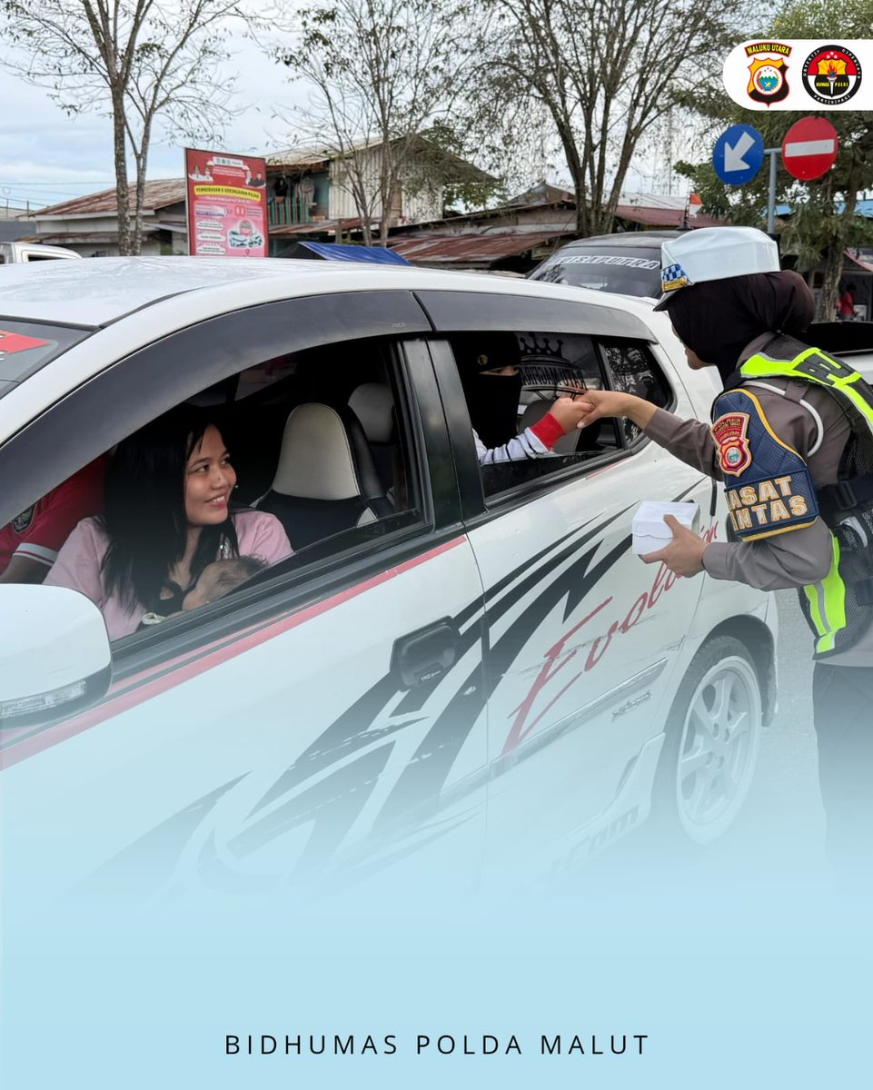 Hari pertama Puasa, Sat lantas Polres Halteng Bagi-bagi Takjil

Kepolisian Resor Halmahera Tengah melalui Satuan Lalu Lintas (Satlantas) membagikan takjil kepada para pengendara pada Kamis, (19/2/2026). Kegiatan berlangsung di Pos Polisi depan Plaza, Desa Fidy Jaya, Kab. Halteng