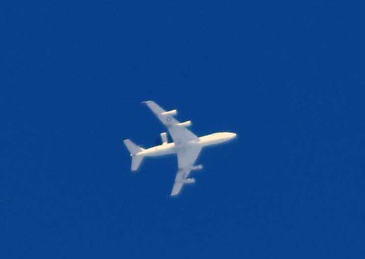 avischarf's tweet photo. Two USAF AWACS just overhead Haaretz HQ, heading Riyadh 76-1604 81-0005 https://t.co/uFYIYbiDJ5