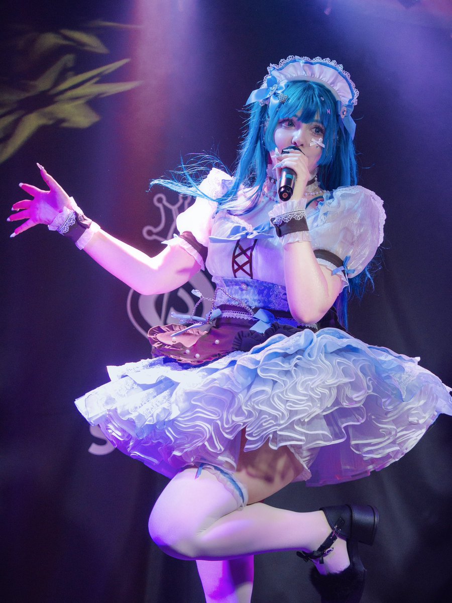 ずーっと前からアイドルみたいにステージで歌いたかったの！