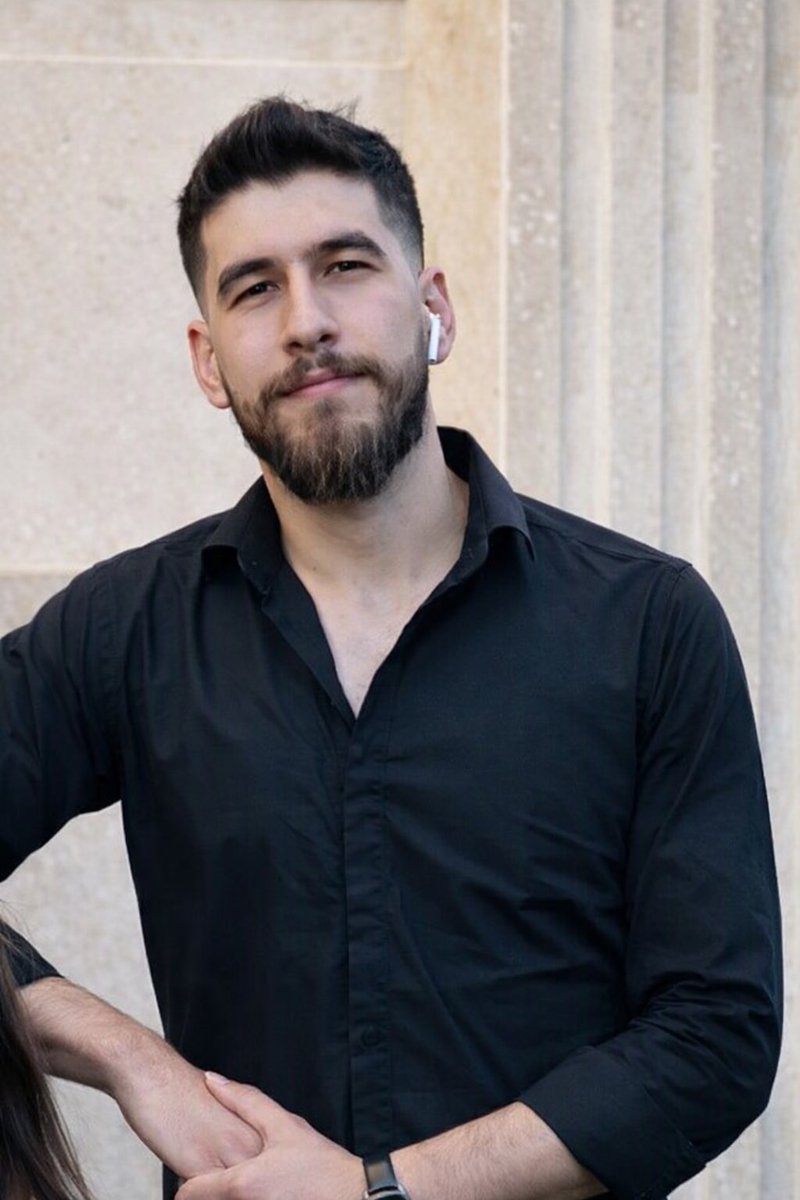 #حامد_مهرابخانی 
#شهروند_بهایی ساکن قزوین 
در حال بازگشت به خانه بود…
اما گلوله خورد.
حالا حامد با بدنی مجروح، نیازمند دارو و مراقبت پزشکی، در بازداشت و در مکانی نامعلوم نگه‌داری می‌شود
 بدون حتی یک تماس با خانواده.
صدای #حامد_مهرابخانی باشید

او می‌توانست هر کدام از ما باشد