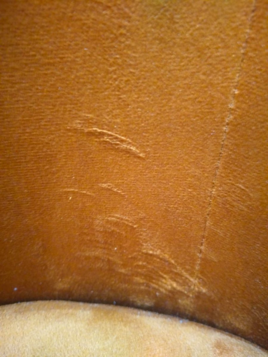AmitParikh11's tweet photo. 3rd time same mistake and again damaged chair. How can you survive in market @Ankit_AGarg @WakefitCo https://t.co/nXQihViJIC
