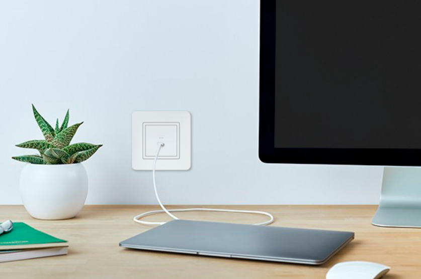 Fegimeonline's tweet image. ⚡🔌 #Hager lanza su toma USB-C 65 W PD

Hasta 65 W con Power Delivery para portátiles y más. Sustituye a tomas convencionales, instalación sencilla y carga eficiente con protección de batería.

🔎 Más info: hager.com/es/producto/se… 
#USBC #PowerDelivery #InstalacionesElectricas