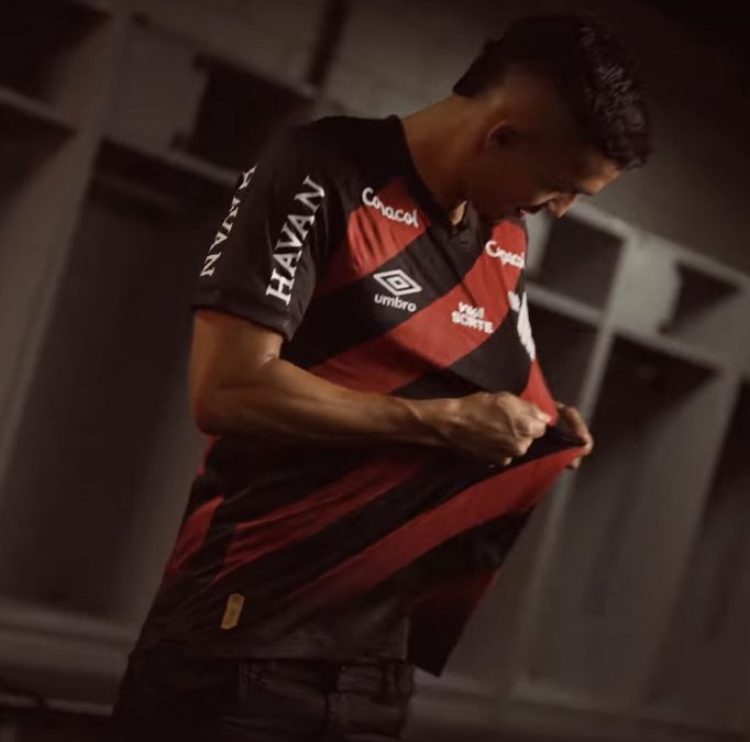 _thyagolobo's tweet photo. @ironicosbaixada Até que ficou boa... Mad poderia ser vertical pra fica melhor https://t.co/RLBtjhEW8Z