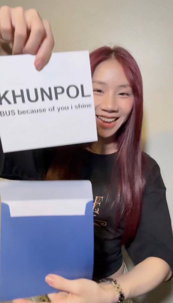 มาร์คคริสหุบยิ้มอีกปี 55555555555555555 
ขุนมาร์ค forever มาก 🤣🤣 

#KHUNPOL #MARCKRIS