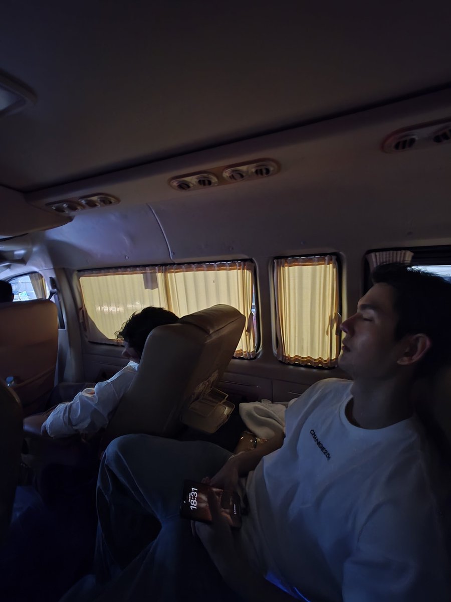 น้องตุยจริง ๆ ด้วยฮับ 🥱 เค้ง~ เค้ง~ คร่อกกกกฟรี้~~~ น้องยม aka น้องตั๊ก aka น้องปลากริม aka น้องเคียว เก่งมั้ยฮะ พี่ๆ 🤭🤭🤭 ฮิ~ ฮิ~

Nong'Tui it’s trueee 🥱 *snoreeeee~~~* 
Otherwise, Are Nong'Yom aka Nong'Tak aka Nong'Plakrim aka Nong'Kiao good at it? 🤭🤭🤭 hehe~