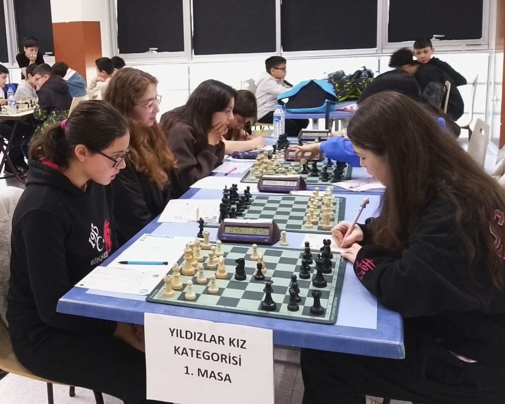 🏆♟️ 10–18 Şubat 2026 tarihleri arasında Merkez Olimpik Yüzme Havuzu Spor Kompleksi Satranç Salonu’nda düzenlenen Okul Sporları Minikler, Küçükler, Yıldızlar ve Gençler Satranç İl Birinciliği, büyük bir heyecan ve yoğun katılımla tamamlandı.
👇
facebook.com/share/p/1BrXGG…