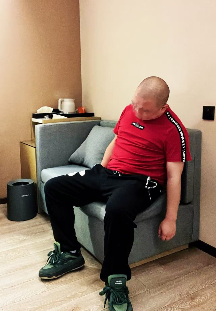 Stingbear tweet media