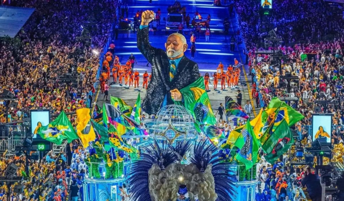 Bolsonaristas que assim como Zema estão comemorando o rebaixamento da Acadêmicos de Niterói não entenderam nada: ela foi campeã no coração do povo e entrou para a história do Carnaval e do Brasil, com o povo cantando e ovacionando o presidente na Sapucaí.
Parabéns à Viradouro e a