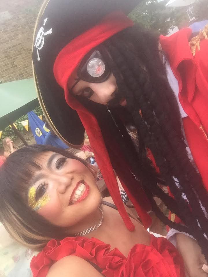 CrazyDisguise's tweet image. #crazycaptain #reallifePirates #piracy #pirates #pirate #throwbackthursday #oldmemories #oldtimes #oldpictures #oldcostume #bigbrother #oldcosplay #mayorofbromley #pieceofeight #piratesofthecaribbean #bloodyPirates #blacksail #youareapirate #piratelife #pirateentertainment