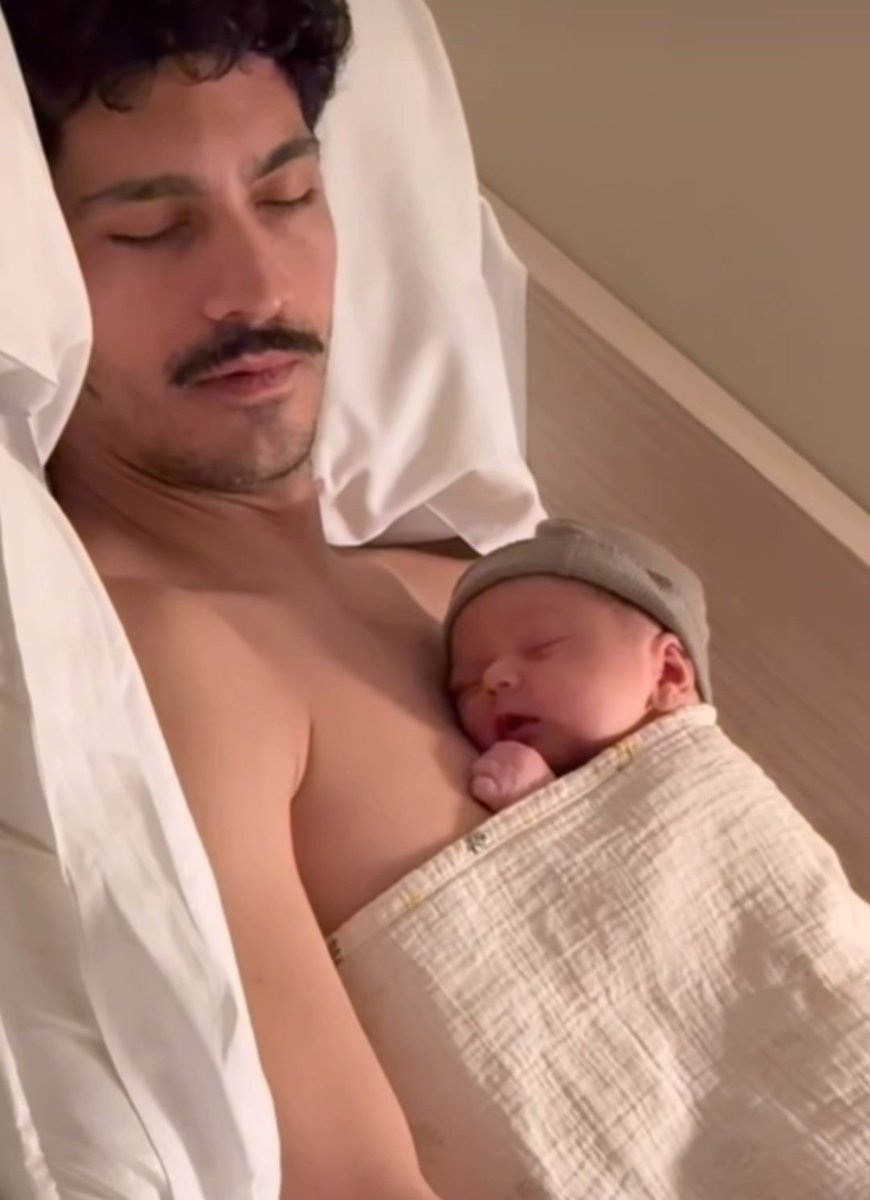 Basta Chino, vamos a morir de amor.
#chinodarin