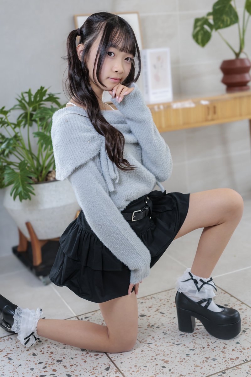 2026/2/15 TIP大阪撮影会 みうちゃん 謎の片膝立ち（いや、お願いした