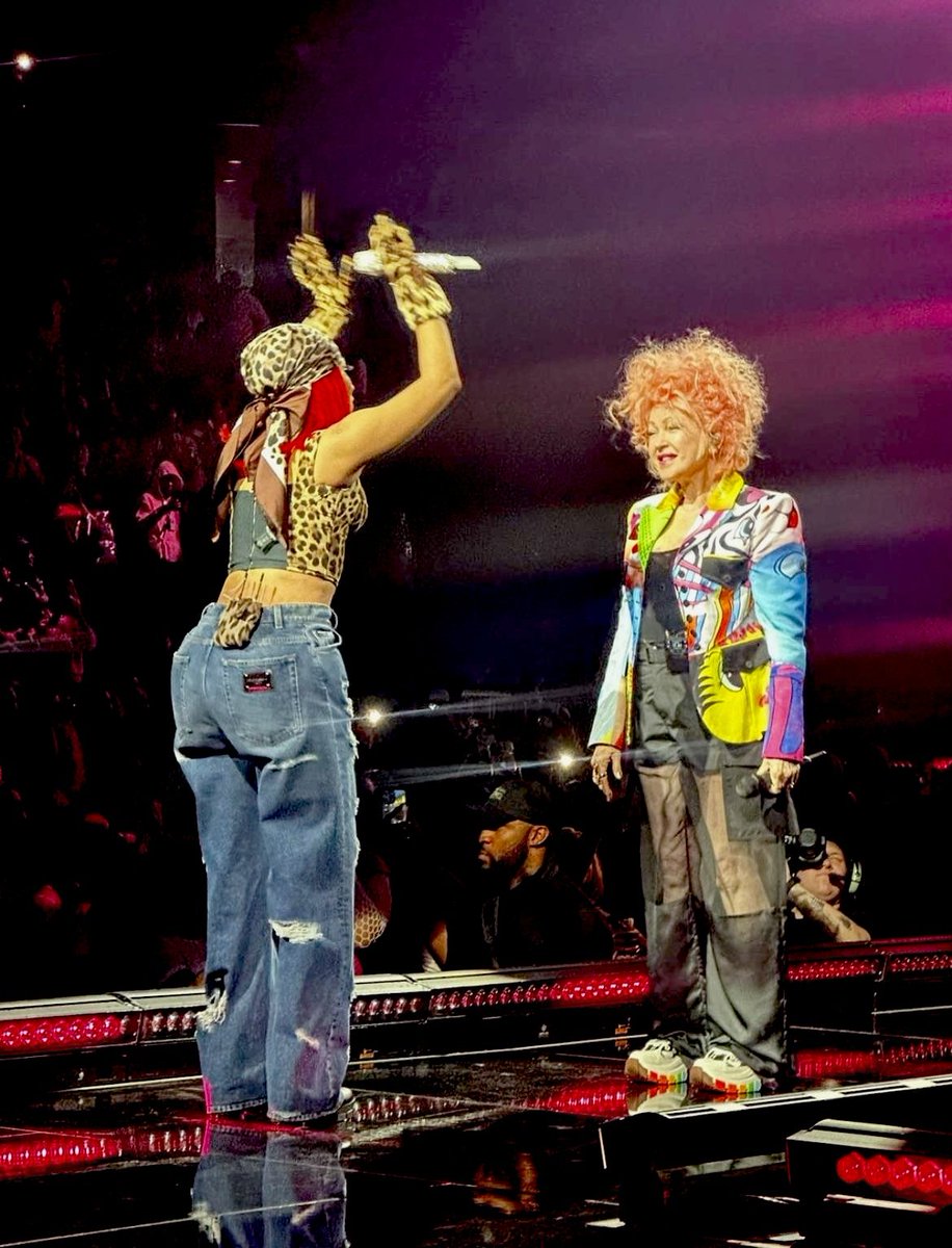 corefans3052's tweet image. #pinkfriday2tour 
@NICKIMINAJ