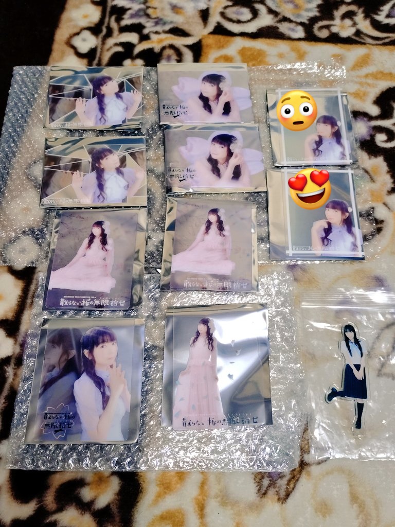 トレーディングクリアカード、10枚買って…なんとかコンプティーク