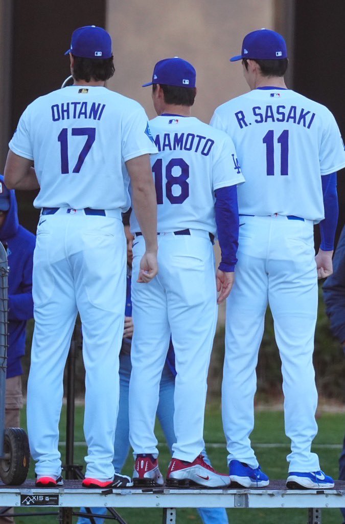 It’s photo day for #Dodgers at Camelback Ranch 
📸 <a href="/fullcountmlbc2/">Full-Count MLB取材班</a>