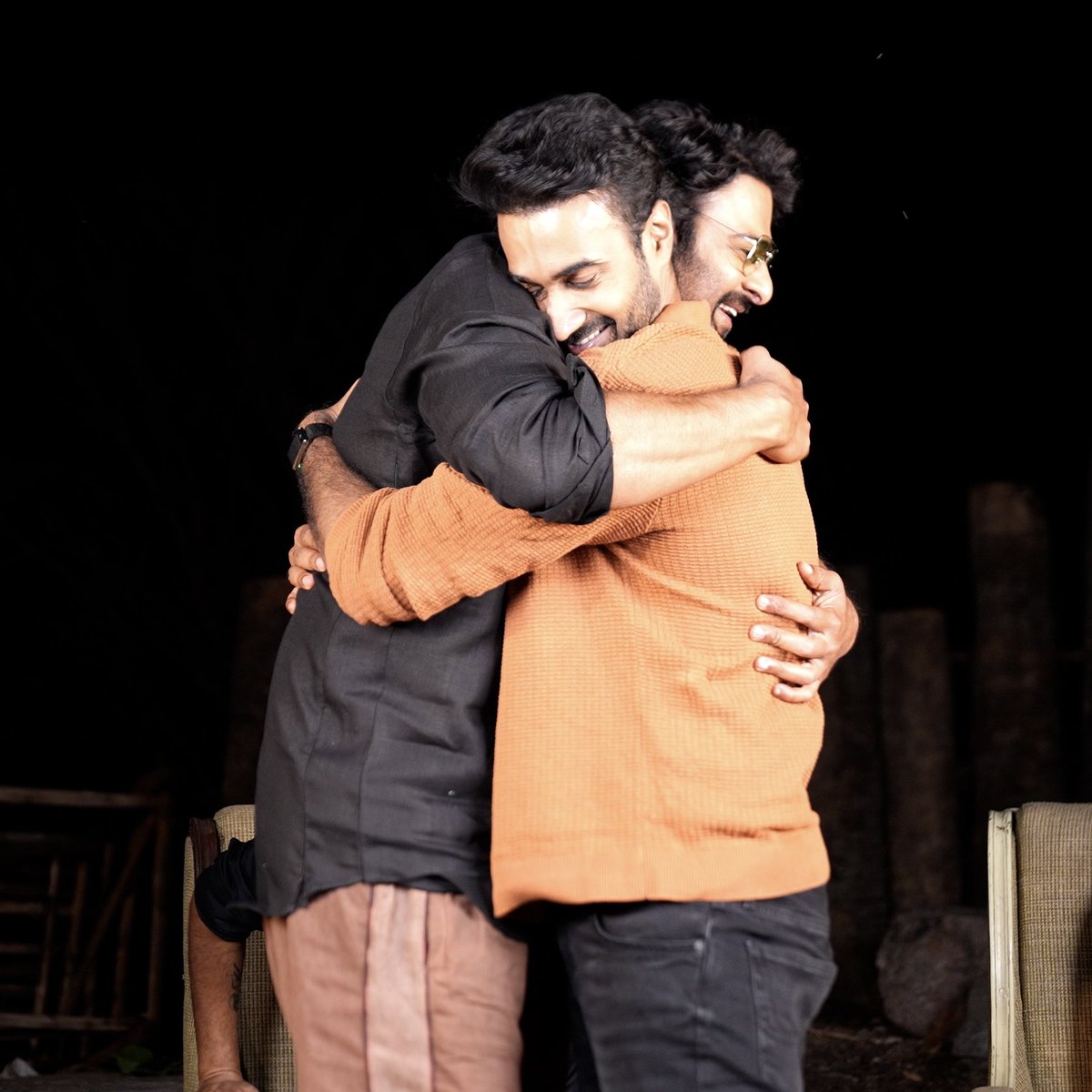 HailPrabhas007's tweet photo. Actor @SantoshSoban with INDIA'S BIGGEST SUPERSTAR 🔥🔥🔥 #Prabhas https://t.co/h9clYxofAN