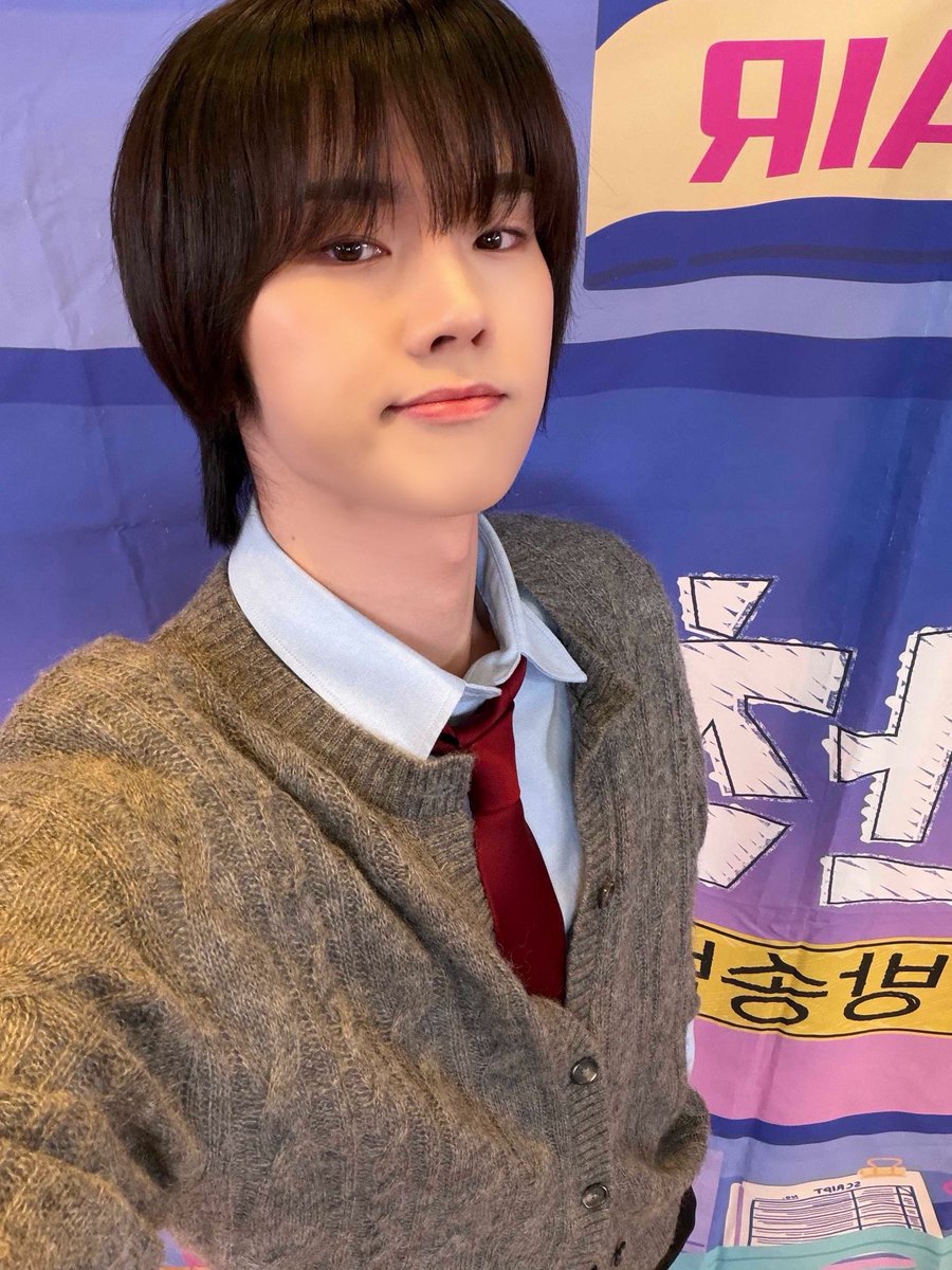 XH_official's tweet photo. [ #Xtra_Scenes ]

오랜만에 생방으로 만난 친친방🩶
즐거웠어 런즈야 - ! 꿈에서 봐! 💭

#XdinaryHeroes #엑스디너리히어로즈
#정수 #Jungsu
#가온 #Gaon
#WE_ARE_ALL_HEROES
#친한친구방송반 https://t.co/6P9ZE0tlcN