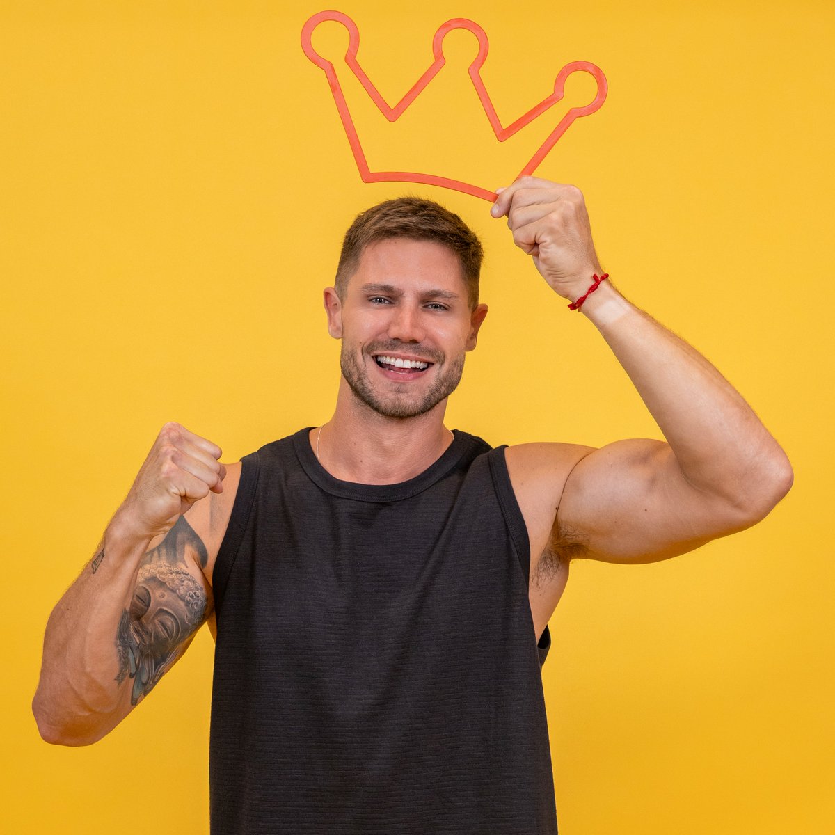 🚨PESQUISA: Quem é JONAS  CAMPEÃO RT E FAV aqui pra  ver um negócio aqui.  #BBB26