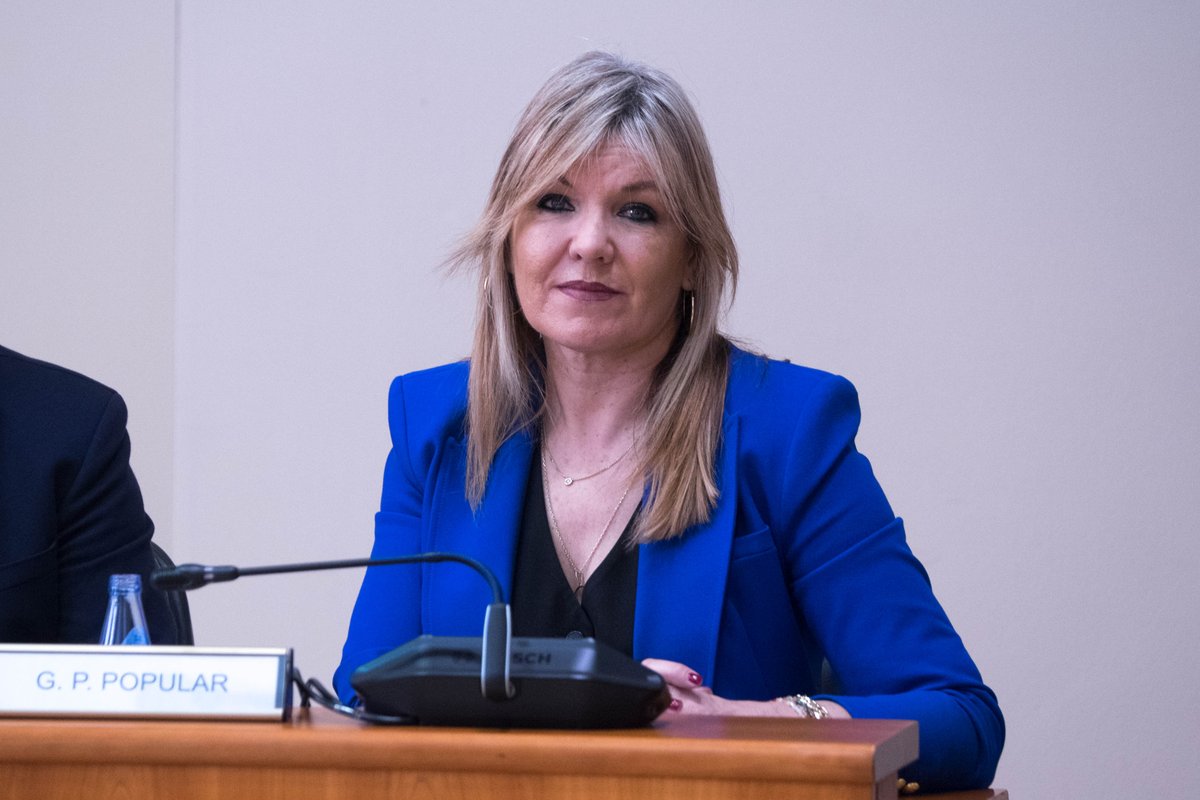 GrupoPopularGal's tweet photo. Impulsamos no @Par_Gal reformar o Plan de simplificación administrativa da @Xunta .

Máis servizos proactivos, menos burocracia e unha Administración máis próxima, áxil e centrada nas persoas. 💙

@cristinsanz https://t.co/QDrbAC3fz3