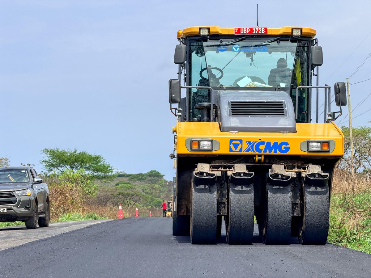 NOW: Hon. Musa Ecweru is inspecting the Kamdini–Karuma and Karuma–Olwiyo–Pakwach road works. He directed faster completion to restore safe, vital links to Northern Uganda and West Nile. #INDvsPAK #Ministry #RISERCONCERTD2 #CONNECT撮影会